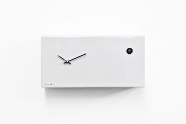camera-look-white-cuckoo-clocks-600x400.jpg